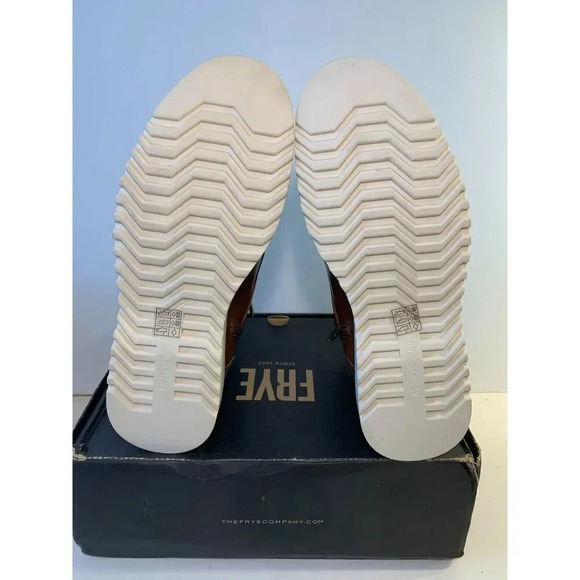 .557 Frye Brown Boots, Beacon Lace Up, 9 Mens - Picture 5 of 6